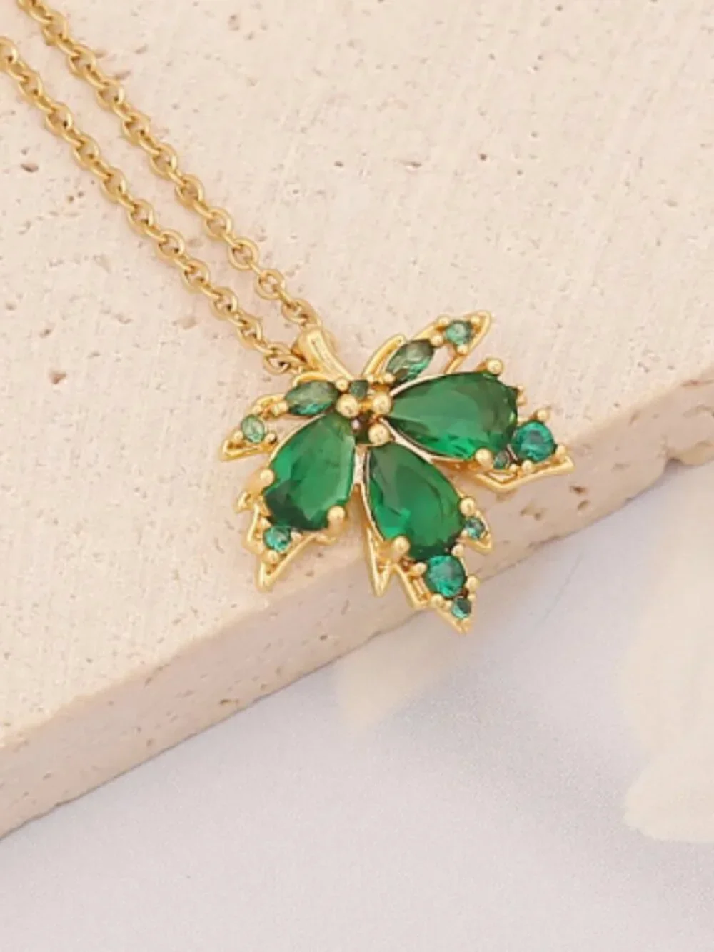 ✨ Luxury Emerald Green Pendant Necklace ✨
